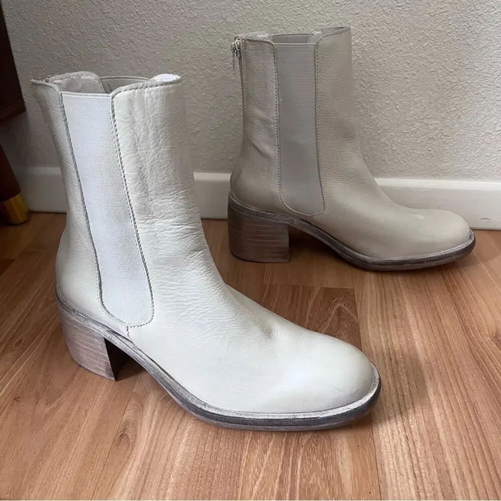 Free People Essential Chelsea Boots Chalk Ivory size 39.5 NEW